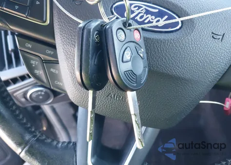 2018 Ford Focus Se z USA, uszkodzony, nr VIN 1FADP3K2XJL300227